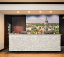 La Quinta Inn & Suites Denton Lobby