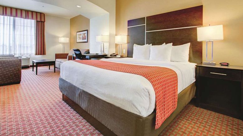<b>La Quinta Inn & Suites Gateway Park Room</b>. Images powered by <a href="https://iceportal.shijigroup.com/" title="IcePortal" target="_blank">IcePortal</a>.
