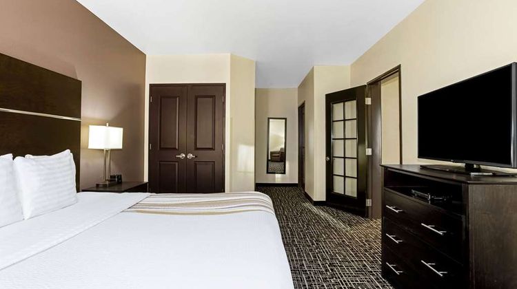La Quinta Inn & Suites Gateway Park Suite