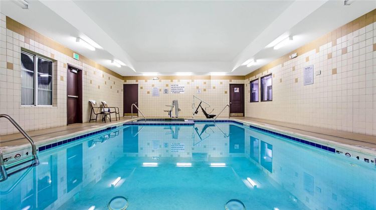 La Quinta Inn & Suites Gateway Park Pool