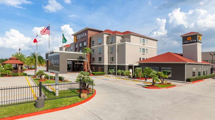 La Quinta Inn and Suites Channelview Exterior
