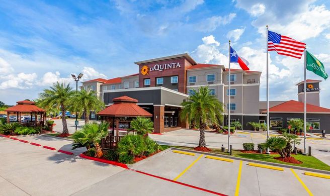 La Quinta Inn and Suites Channelview Exterior