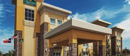 La Quinta Inn & Stes MSU Area Exterior