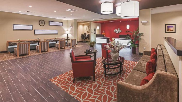 La Quinta Inn & Stes MSU Area Lobby