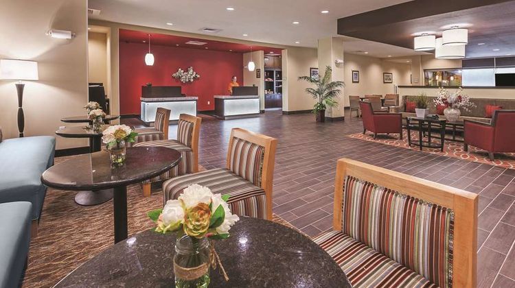 La Quinta Inn & Stes MSU Area Lobby