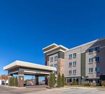 La Quinta Inn & Stes MSU Area Exterior