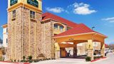 La Quinta Inn & Suites Floresville Exterior