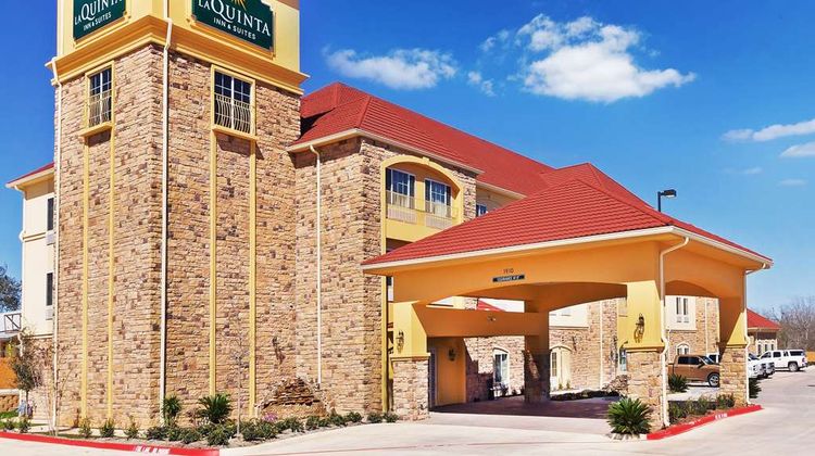 La Quinta Inn & Suites Floresville Exterior
