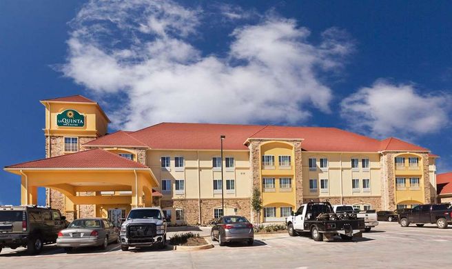 La Quinta Inn & Suites Floresville Exterior