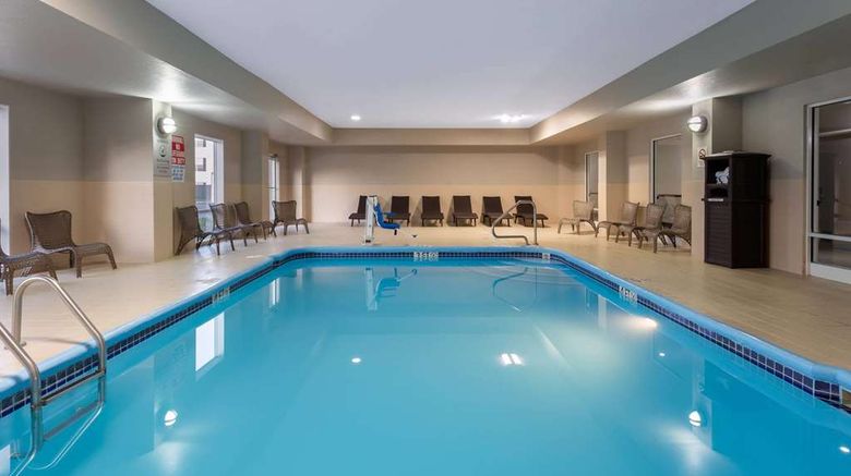 <b>La Quinta Inn & Suites Columbus West Pool</b>. Images powered by <a href="https://iceportal.shijigroup.com/" title="IcePortal" target="_blank">IcePortal</a>.