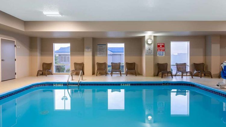 La Quinta Inn & Suites Columbus West Pool