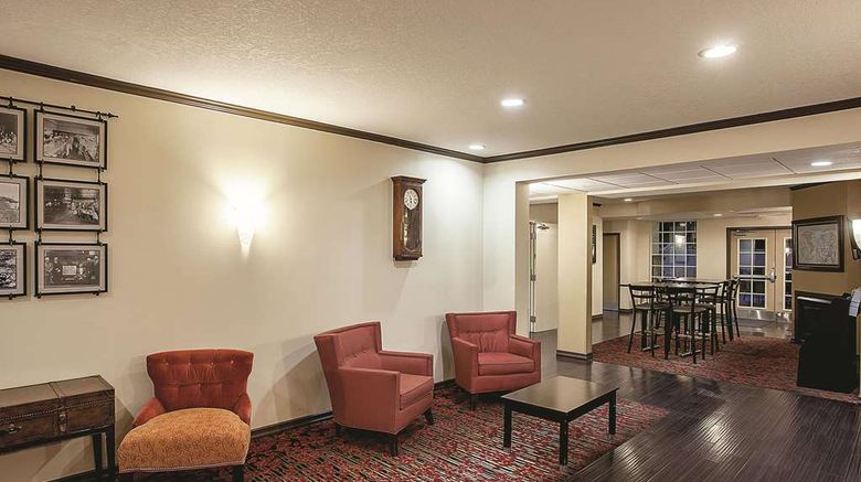 <b>La Quinta Inn & Suites Davis Lobby</b>. Images powered by <a href="https://iceportal.shijigroup.com/" title="IcePortal" target="_blank">IcePortal</a>.