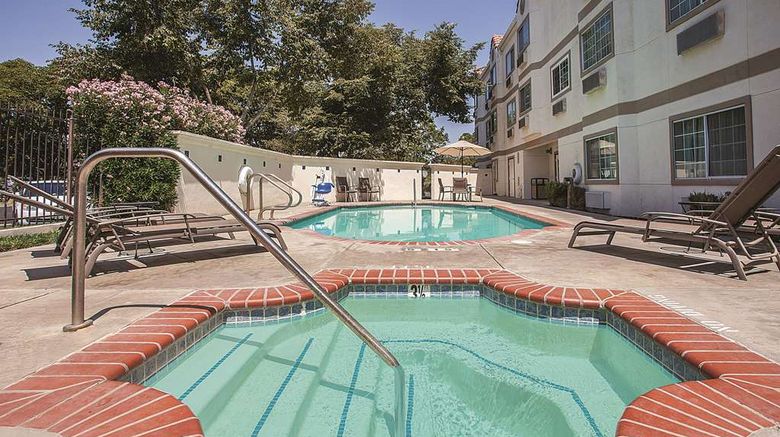 <b>La Quinta Inn & Suites Davis Pool</b>. Images powered by <a href="https://iceportal.shijigroup.com/" title="IcePortal" target="_blank">IcePortal</a>.