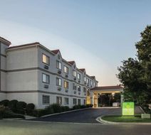 La Quinta Inn & Suites Davis Exterior