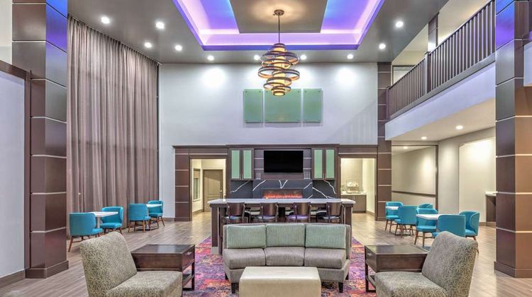 La Quinta Inn & Suites Tyler University Lobby