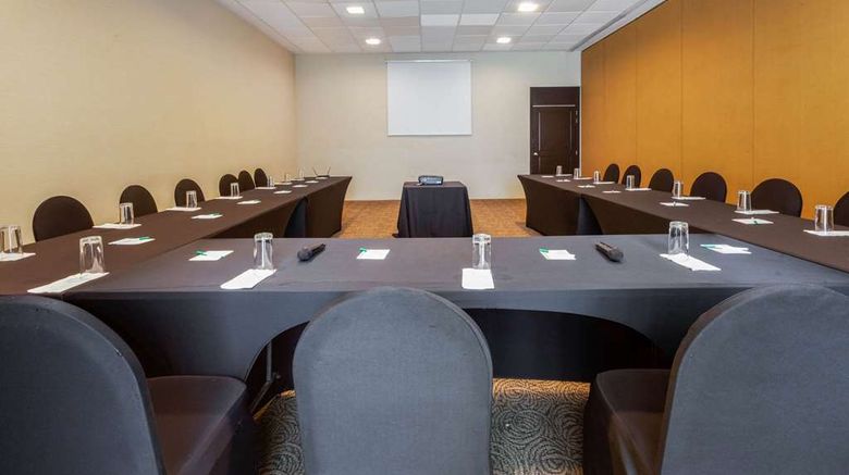 <b>La Quinta by Wyndham Poza Rica Meeting</b>. Images powered by <a href="https://iceportal.shijigroup.com/" title="IcePortal" target="_blank">IcePortal</a>.