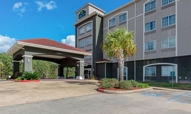 La Quinta Inn & Suites Leesville Exterior