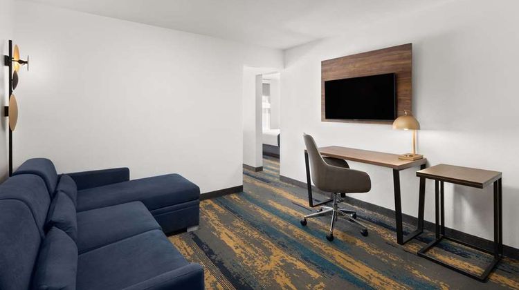 La Quinta Inn & Suites Kennewick Suite