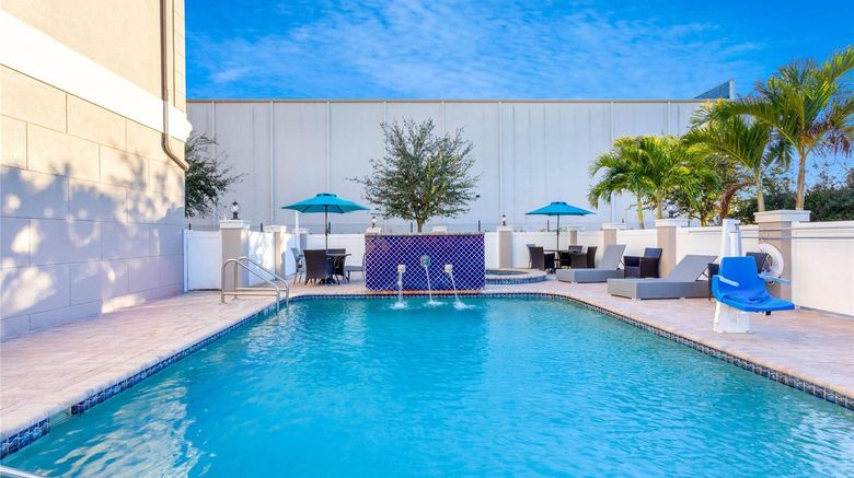 <b>La Quinta Inn & Suites Tampa Central Pool</b>. Images powered by <a href="https://iceportal.shijigroup.com/" title="IcePortal" target="_blank">IcePortal</a>.