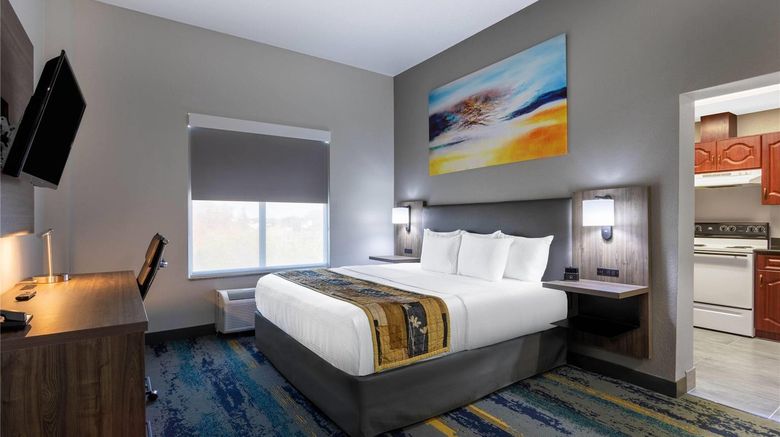 <b>La Quinta Inn & Suites Tampa Central Suite</b>. Images powered by <a href="https://iceportal.shijigroup.com/" title="IcePortal" target="_blank">IcePortal</a>.