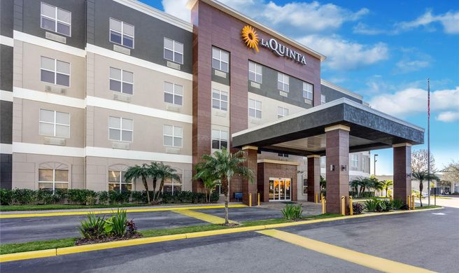 La Quinta Inn & Suites Tampa Central Exterior