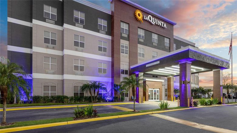 <b>La Quinta Inn & Suites Tampa Central Exterior</b>. Images powered by <a href="https://iceportal.shijigroup.com/" title="IcePortal" target="_blank">IcePortal</a>.