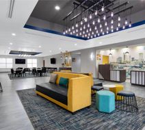 La Quinta Inn & Suites Tampa Central Lobby
