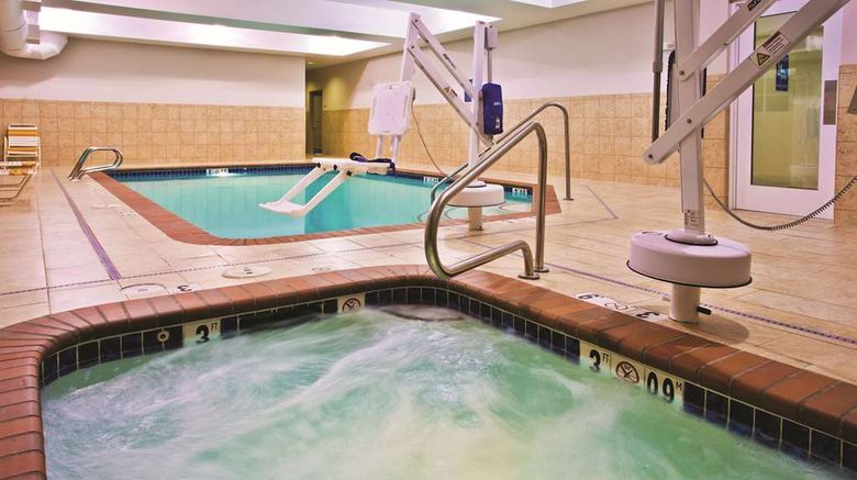 <b>La Quinta Inn & Suites Bellingham Pool</b>. Images powered by <a href="https://iceportal.shijigroup.com/" title="IcePortal" target="_blank">IcePortal</a>.