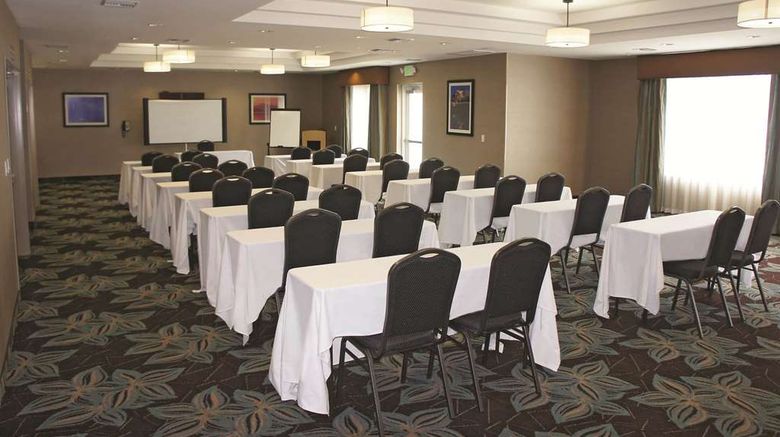 <b>La Quinta Inn & Suites Bellingham Meeting</b>. Images powered by <a href="https://iceportal.shijigroup.com/" title="IcePortal" target="_blank">IcePortal</a>.