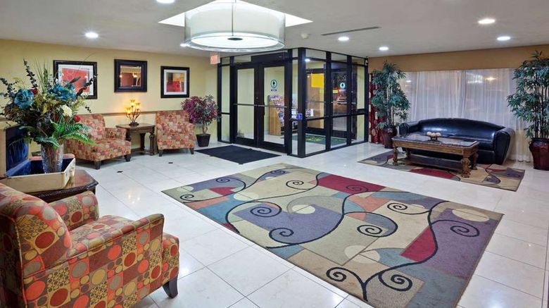 <b>La Quinta Inn & Suites Salina Lobby</b>. Images powered by <a href="https://iceportal.shijigroup.com/" title="IcePortal" target="_blank">IcePortal</a>.