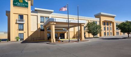 La Quinta Inn & Suites Salina Exterior