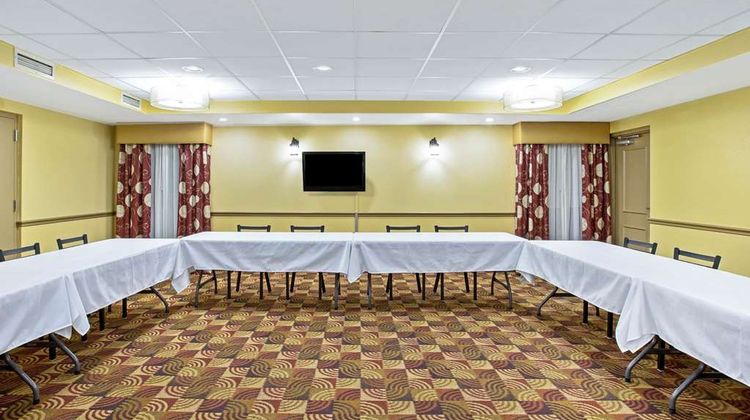 La Quinta Inn & Suites Salina Meeting