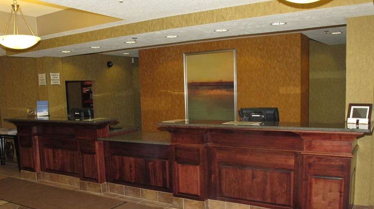 La Quinta Inn & Suites Bismarck Lobby