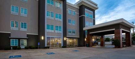 La Quinta Inn & Suites Durant Exterior