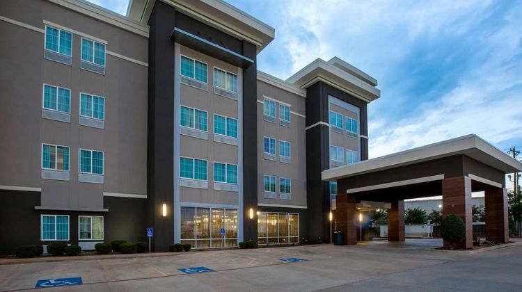 La Quinta Inn & Suites Durant Exterior