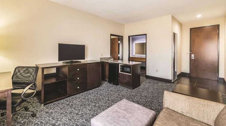 La Quinta Inn Ste Catoosa Suite