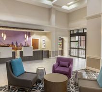 La Quinta Inn & Suites Newark - Elkton Lobby