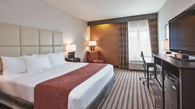 <b>La Quinta Inn & Stes Harrisburg-Hershey Room</b>. Images powered by <a href="https://iceportal.shijigroup.com/" title="IcePortal" target="_blank">IcePortal</a>.
