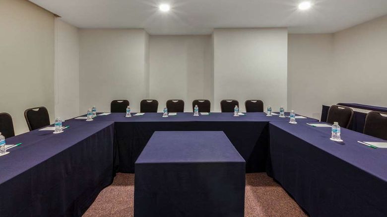 <b>La Quinta by Wyndham Puebla Palmas Meeting</b>. Images powered by <a href="https://iceportal.shijigroup.com/" title="IcePortal" target="_blank">IcePortal</a>.