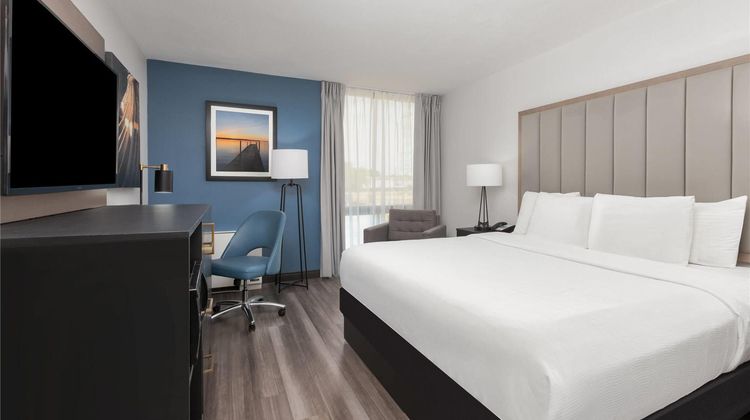 La Quinta Inn & Suites Dallas I-35 Room