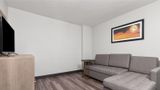<b>La Quinta Inn & Suites Dallas I-35 Suite</b>. Images powered by <a href="https://iceportal.shijigroup.com/" title="IcePortal" target="_blank">IcePortal</a>.