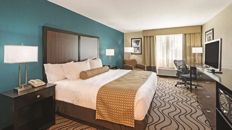 <b>La Quinta Inn & Suites Boise Towne Sq Room</b>. Images powered by <a href="https://iceportal.shijigroup.com/" title="IcePortal" target="_blank">IcePortal</a>.