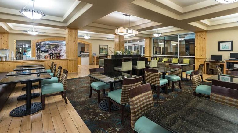 <b>La Quinta Inn & Suites Idaho Falls Lobby</b>. Images powered by <a href="https://iceportal.shijigroup.com/" title="IcePortal" target="_blank">IcePortal</a>.