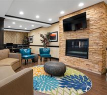 La Quinta Inn & Suites Auburn Lobby