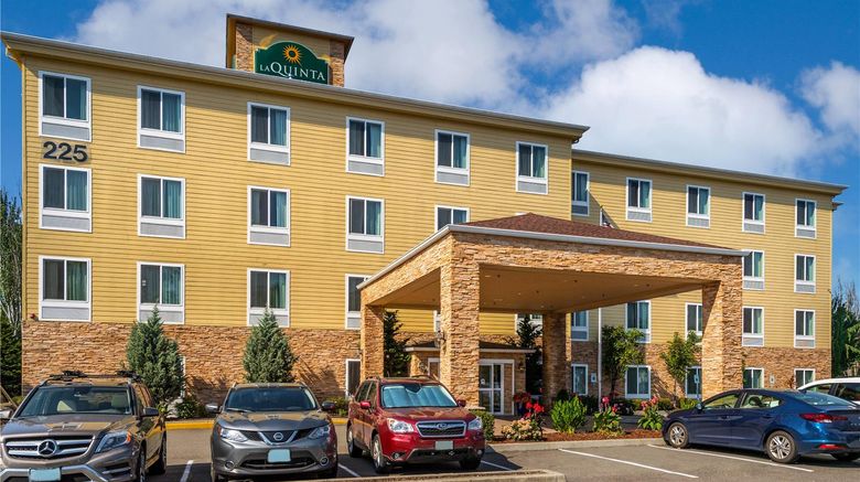 La Quinta Inn  and  Suites Auburn Exterior. Images powered by <a href="https://iceportal.shijigroup.com" target="_blank" rel="noopener">Ice Portal</a>.