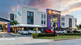 La Quinta Inn & Suites St Petersburg NE Exterior