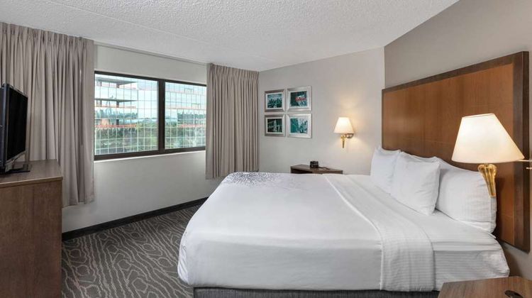 La Quinta Inn & Suites Meadowlands Suite