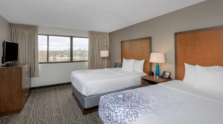 La Quinta Inn & Suites Meadowlands Suite