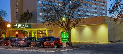 La Quinta Inn & Suites Meadowlands Exterior