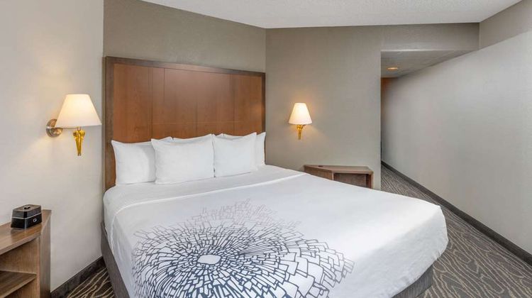 La Quinta Inn & Suites Meadowlands Suite